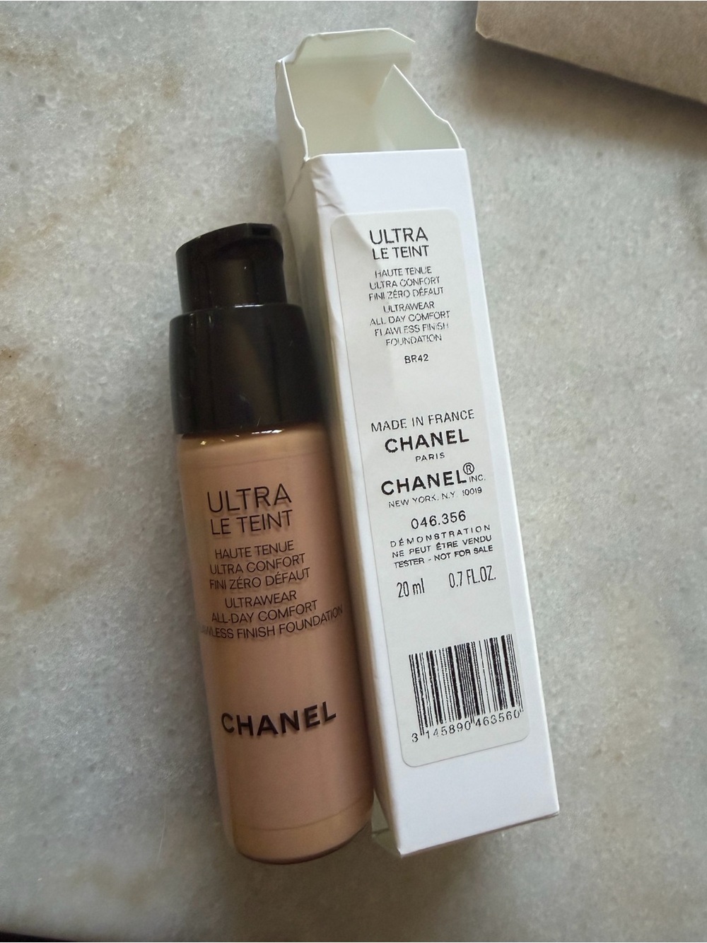 CHANEL Ultra Le Teint Foundation - BR 42 medium shade